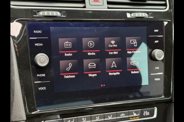 Volkswagen Golf 1.5 TSI Highline Business R | Apple Carplay | Panoramadak | ACC