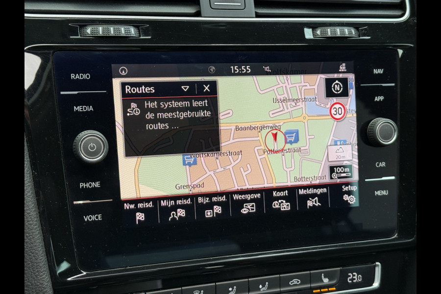 Volkswagen Golf 1.5 TSI Highline Business R | Apple Carplay | Panoramadak | ACC