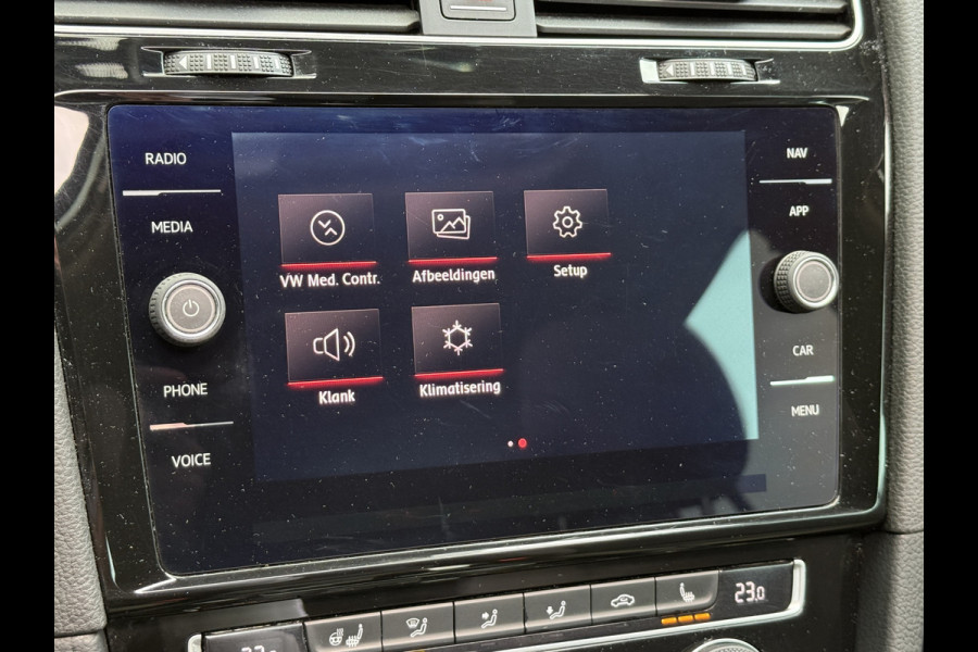 Volkswagen Golf 1.5 TSI Highline Business R | Apple Carplay | Panoramadak | ACC