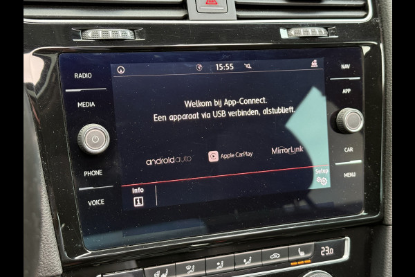 Volkswagen Golf 1.5 TSI Highline Business R | Apple Carplay | Panoramadak | ACC