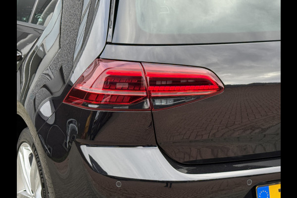 Volkswagen Golf 1.5 TSI Highline Business R | Apple Carplay | Panoramadak | ACC