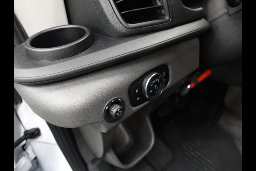 Ford Transit 310 2.0 TDCI L2H2 Trend Automaat Airco Navigatie Bluetooth Camera Cruise Control Trekhaak