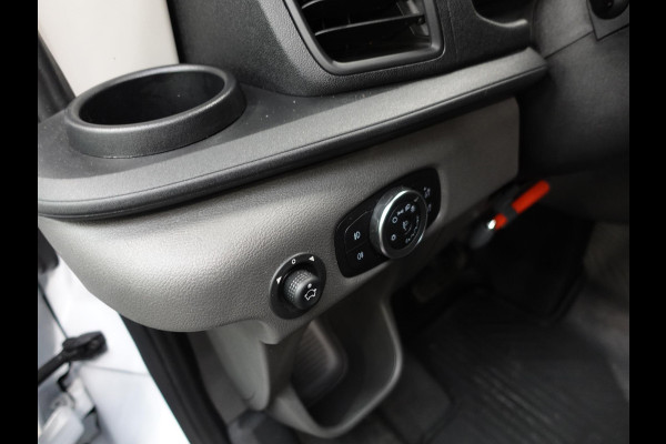 Ford Transit 310 2.0 TDCI L2H2 Trend Automaat Airco Navigatie Bluetooth Camera Cruise Control Trekhaak