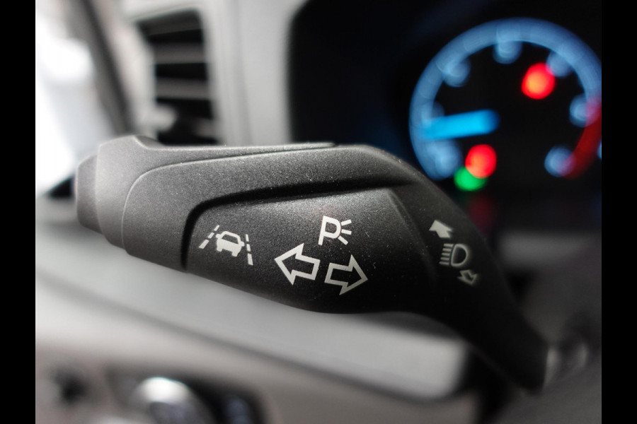 Ford Transit 310 2.0 TDCI L2H2 Trend Automaat Airco Navigatie Bluetooth Camera Cruise Control Trekhaak