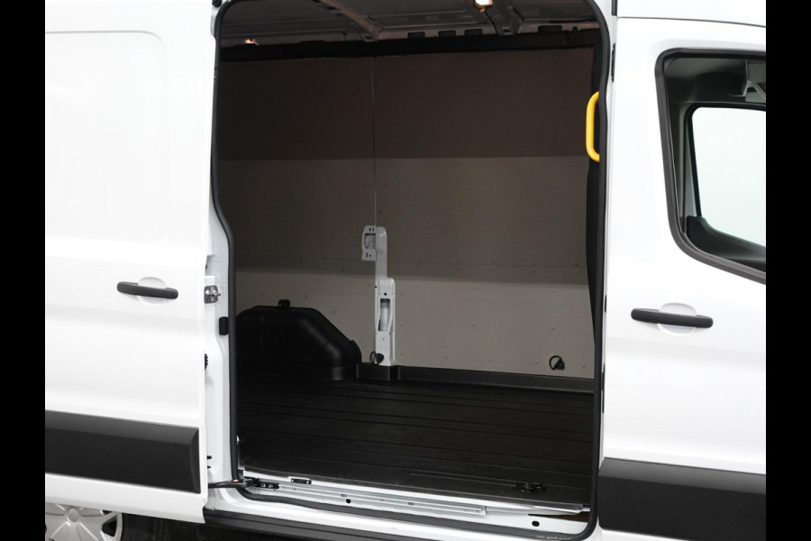 Ford Transit 310 2.0 TDCI L2H2 Trend Automaat Airco Navigatie Bluetooth Camera Cruise Control Trekhaak