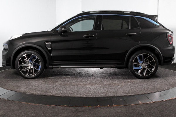 Lynk & Co 01 1.5 PHEV 261PK MY23 | Donkere hemel | 360 Camera | 7.4 kWh Boordlader | S/K-panodak | Adapt. Cruise | Memory | Elek. klep | LM 20" | 8551