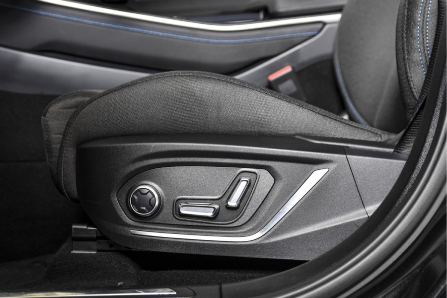 Lynk & Co 01 1.5 PHEV 261PK MY23 | Donkere hemel | 360 Camera | 7.4 kWh Boordlader | S/K-panodak | Adapt. Cruise | Memory | Elek. klep | LM 20" | 8551