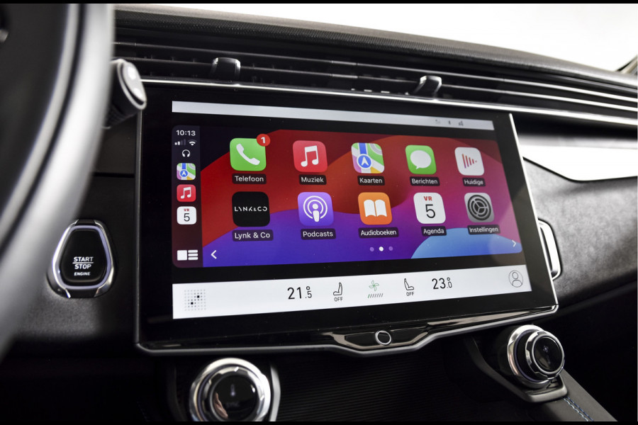 Lynk & Co 01 1.5 PHEV 261PK MY23 | Donkere hemel | 360 Camera | 7.4 kWh Boordlader | S/K-panodak | Adapt. Cruise | Memory | Elek. klep | LM 20" | 8551