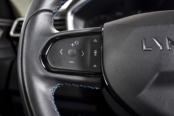 Lynk & Co 01 1.5 PHEV 261PK MY23 | Donkere hemel | 360 Camera | 7.4 kWh Boordlader | S/K-panodak | Adapt. Cruise | Memory | Elek. klep | LM 20" | 8551