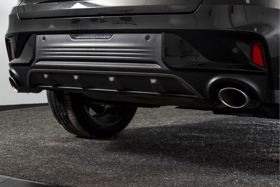 Lynk & Co 01 1.5 PHEV 261PK MY23 | Donkere hemel | 360 Camera | 7.4 kWh Boordlader | S/K-panodak | Adapt. Cruise | Memory | Elek. klep | LM 20" | 8551