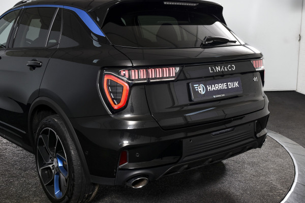 Lynk & Co 01 1.5 PHEV 261PK MY23 | Donkere hemel | 360 Camera | 7.4 kWh Boordlader | S/K-panodak | Adapt. Cruise | Memory | Elek. klep | LM 20" | 8551