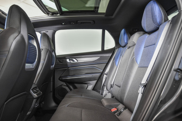 Lynk & Co 01 1.5 PHEV 261PK MY23 | Donkere hemel | 360 Camera | 7.4 kWh Boordlader | S/K-panodak | Adapt. Cruise | Memory | Elek. klep | LM 20" | 8551