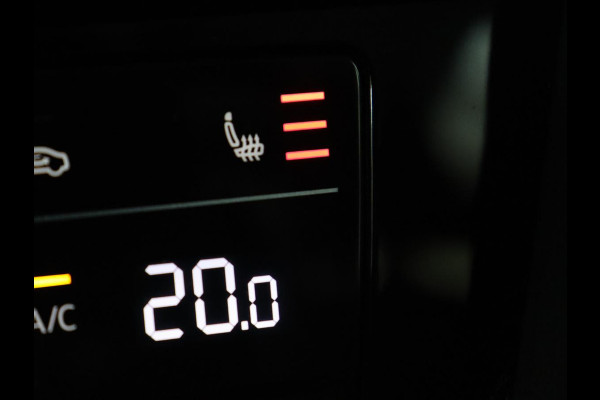 Volkswagen Passat 1.5 TSI Business | Stoelverwarming | Carplay | Trekhaak | Camera | Virtual Cockpit | Navigatie | Smartphone Entry | Adaptive cruise | Full LED Volkswagen Passat 1.5 TSI Business | Stoelverwarming | Carplay | Trekhaak | Camera | Virtual Cockpit | Navigatie | Smartphone Entry | Adaptive cruise | Full LED