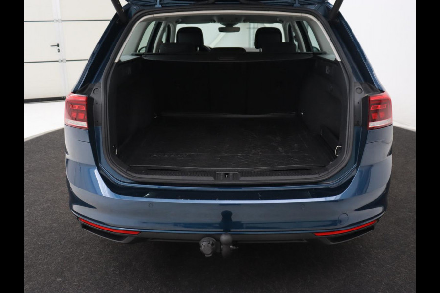 Volkswagen Passat 1.5 TSI Business | Stoelverwarming | Carplay | Trekhaak | Camera | Virtual Cockpit | Navigatie | Smartphone Entry | Adaptive cruise | Full LED Volkswagen Passat 1.5 TSI Business | Stoelverwarming | Carplay | Trekhaak | Camera | Virtual Cockpit | Navigatie | Smartphone Entry | Adaptive cruise | Full LED