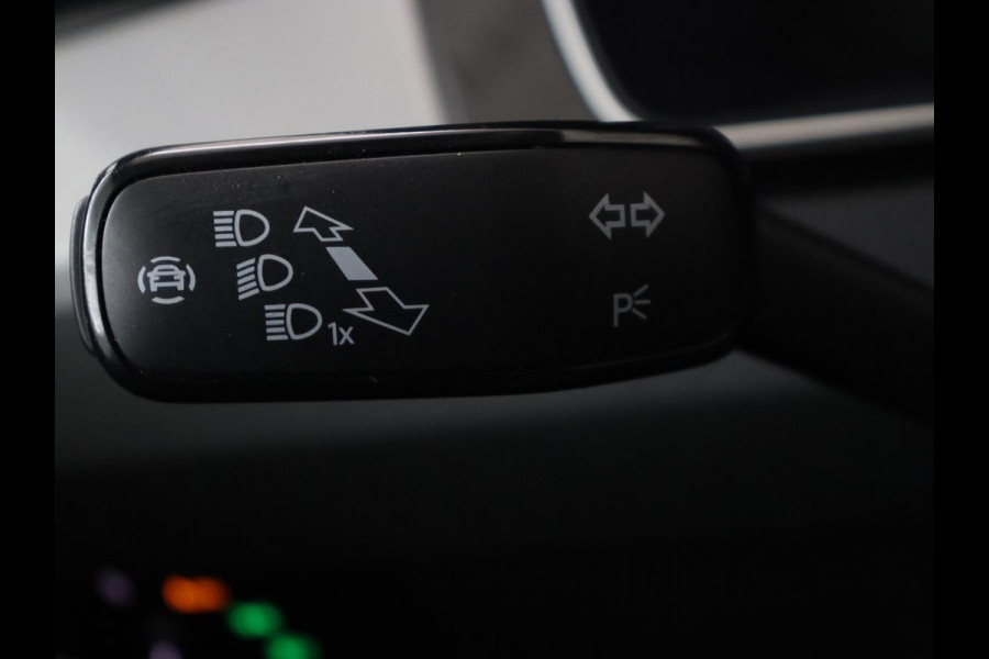 Volkswagen Passat 1.5 TSI Business | Stoelverwarming | Carplay | Trekhaak | Camera | Virtual Cockpit | Navigatie | Smartphone Entry | Adaptive cruise | Full LED Volkswagen Passat 1.5 TSI Business | Stoelverwarming | Carplay | Trekhaak | Camera | Virtual Cockpit | Navigatie | Smartphone Entry | Adaptive cruise | Full LED