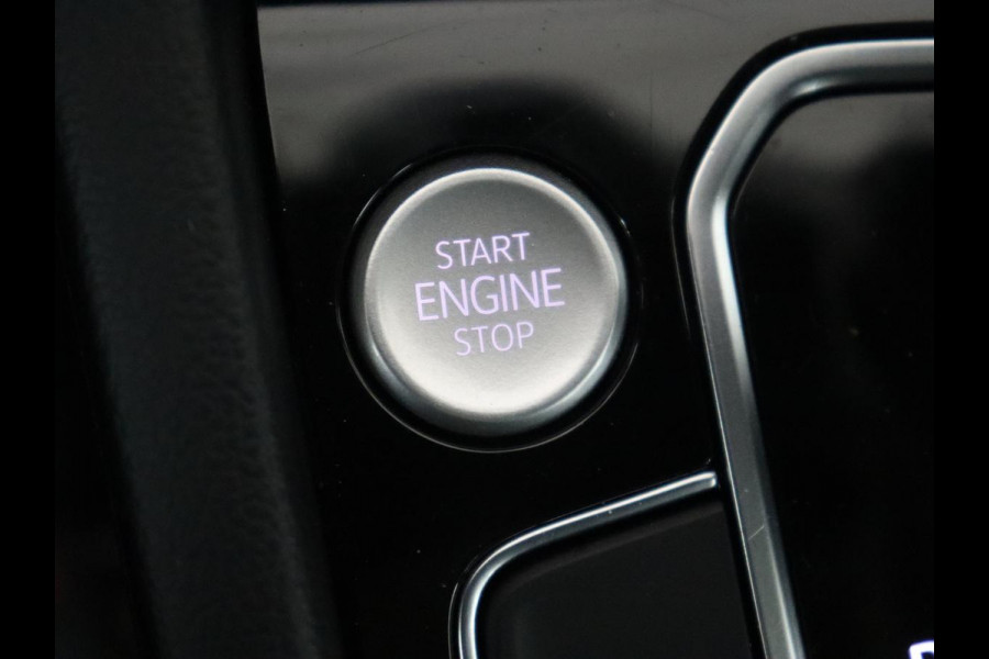 Volkswagen Passat 1.5 TSI Business | Stoelverwarming | Carplay | Trekhaak | Camera | Virtual Cockpit | Navigatie | Smartphone Entry | Adaptive cruise | Full LED Volkswagen Passat 1.5 TSI Business | Stoelverwarming | Carplay | Trekhaak | Camera | Virtual Cockpit | Navigatie | Smartphone Entry | Adaptive cruise | Full LED