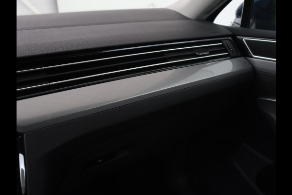 Volkswagen Passat 1.5 TSI Business | Stoelverwarming | Carplay | Trekhaak | Camera | Virtual Cockpit | Navigatie | Smartphone Entry | Adaptive cruise | Full LED Volkswagen Passat 1.5 TSI Business | Stoelverwarming | Carplay | Trekhaak | Camera | Virtual Cockpit | Navigatie | Smartphone Entry | Adaptive cruise | Full LED