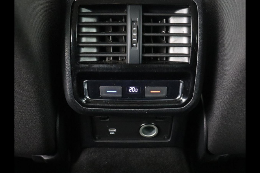 Volkswagen Passat 1.5 TSI Business | Stoelverwarming | Carplay | Trekhaak | Camera | Virtual Cockpit | Navigatie | Smartphone Entry | Adaptive cruise | Full LED Volkswagen Passat 1.5 TSI Business | Stoelverwarming | Carplay | Trekhaak | Camera | Virtual Cockpit | Navigatie | Smartphone Entry | Adaptive cruise | Full LED