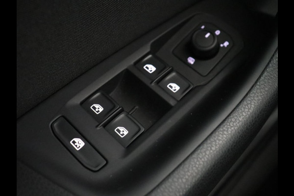 Volkswagen Passat 1.5 TSI Business | Stoelverwarming | Carplay | Trekhaak | Camera | Virtual Cockpit | Navigatie | Smartphone Entry | Adaptive cruise | Full LED Volkswagen Passat 1.5 TSI Business | Stoelverwarming | Carplay | Trekhaak | Camera | Virtual Cockpit | Navigatie | Smartphone Entry | Adaptive cruise | Full LED