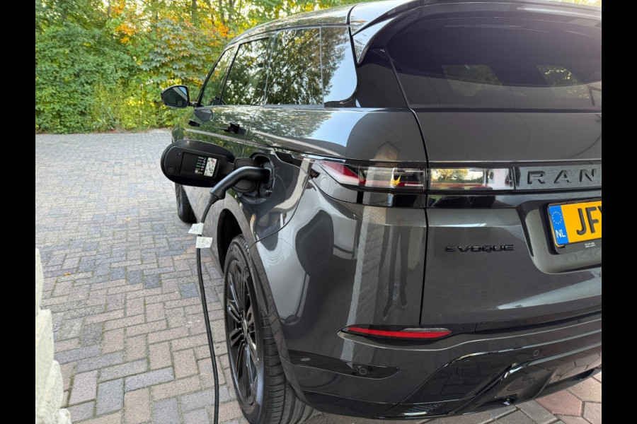 Land Rover Range Rover Evoque P300/P270e SE Dynamic/pano schuifdak/Carpathian Grey/5jr garantie Land Rover Range Rover Evoque P300/P270e SE Dynamic/pano schuifdak/Carpathian Grey/5jr garantie