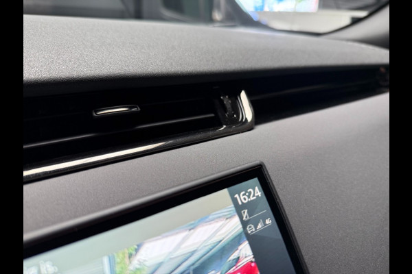 Land Rover Range Rover Evoque P300/P270e SE Dynamic/pano schuifdak/Carpathian Grey/5jr garantie Land Rover Range Rover Evoque P300/P270e SE Dynamic/pano schuifdak/Carpathian Grey/5jr garantie