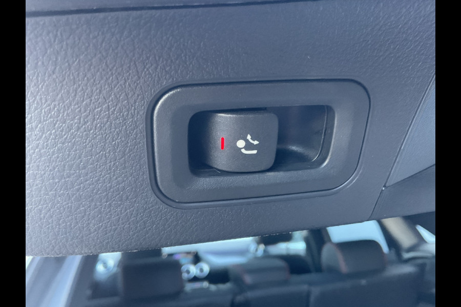 Mercedes-Benz GLA 180 Aut7 Solution AMG Pano.dak Stoel elctr+verw. Carplay Camera Business Mercedes-Benz GLA 180 Aut7 Solution AMG Pano.dak Stoel elctr+verw. Carplay Camera Business