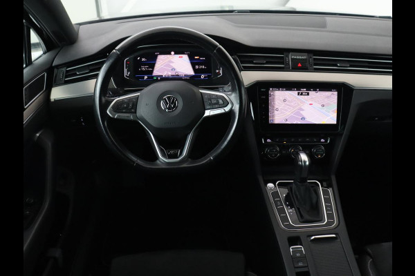 Volkswagen Passat 1.5 TSI Elegance Business R | Leder/Alcantara | Stoelverwarming | Trekhaak | Adaptive cruise | Matrix LED | Keyless | Carplay | Navigatie | Virtual Cockpit | Parkeerhulp | R Line