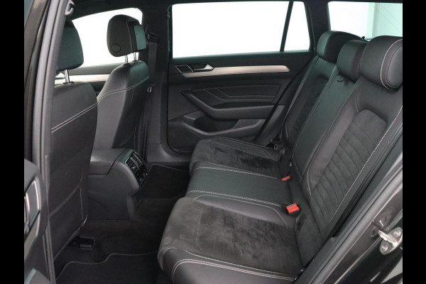 Volkswagen Passat 1.5 TSI Elegance Business R | Leder/Alcantara | Stoelverwarming | Trekhaak | Adaptive cruise | Matrix LED | Keyless | Carplay | Navigatie | Virtual Cockpit | Parkeerhulp | R Line