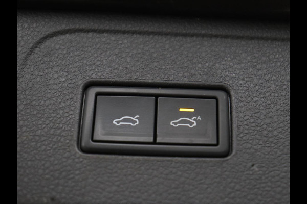 Volkswagen Passat 1.5 TSI Elegance Business R | Leder/Alcantara | Stoelverwarming | Trekhaak | Adaptive cruise | Matrix LED | Keyless | Carplay | Navigatie | Virtual Cockpit | Parkeerhulp | R Line