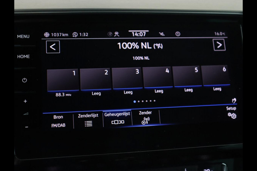 Volkswagen Passat 1.5 TSI Elegance Business R | Leder/Alcantara | Stoelverwarming | Trekhaak | Adaptive cruise | Matrix LED | Keyless | Carplay | Navigatie | Virtual Cockpit | Parkeerhulp | R Line