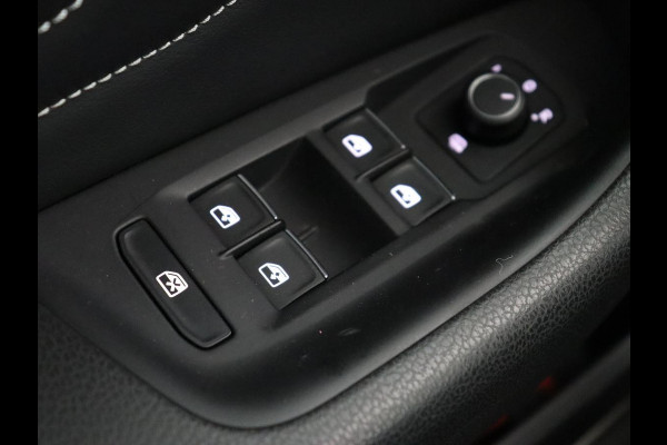 Volkswagen Passat 1.5 TSI Elegance Business R | Leder/Alcantara | Stoelverwarming | Trekhaak | Adaptive cruise | Matrix LED | Keyless | Carplay | Navigatie | Virtual Cockpit | Parkeerhulp | R Line