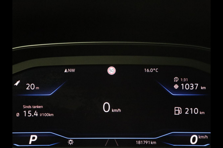 Volkswagen Passat 1.5 TSI Elegance Business R | Leder/Alcantara | Stoelverwarming | Trekhaak | Adaptive cruise | Matrix LED | Keyless | Carplay | Navigatie | Virtual Cockpit | Parkeerhulp | R Line