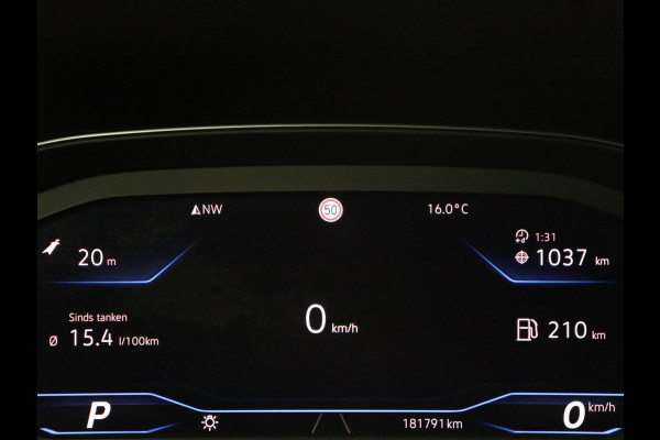 Volkswagen Passat 1.5 TSI Elegance Business R | Leder/Alcantara | Stoelverwarming | Trekhaak | Adaptive cruise | Matrix LED | Keyless | Carplay | Navigatie | Virtual Cockpit | Parkeerhulp | R Line