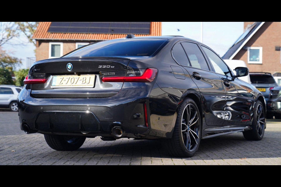 BMW 3-serie 330e xDrive M-pakket | BMW LED | Adaptieve Cruise | Camera | Harman/Kardon | Carbon | Driving Assistant | Active Guard BMW 3-serie 330e xDrive M-pakket | BMW LED | Adaptieve Cruise | Camera | Harman/Kardon | Carbon | Driving Assistant | Active Guard