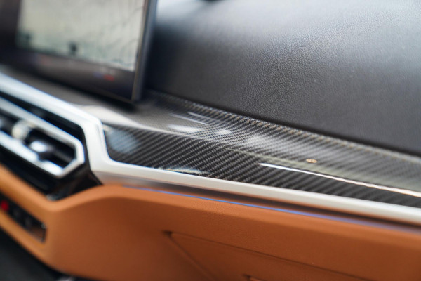BMW 3-serie 330e xDrive M-pakket | BMW LED | Adaptieve Cruise | Camera | Harman/Kardon | Carbon | Driving Assistant | Active Guard BMW 3-serie 330e xDrive M-pakket | BMW LED | Adaptieve Cruise | Camera | Harman/Kardon | Carbon | Driving Assistant | Active Guard