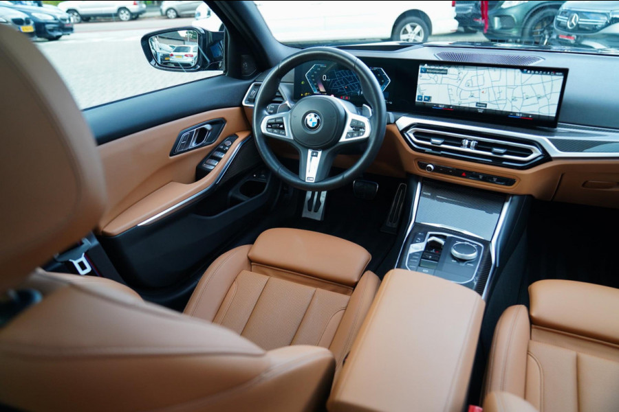BMW 3-serie 330e xDrive M-pakket | BMW LED | Adaptieve Cruise | Camera | Harman/Kardon | Carbon | Driving Assistant | Active Guard BMW 3-serie 330e xDrive M-pakket | BMW LED | Adaptieve Cruise | Camera | Harman/Kardon | Carbon | Driving Assistant | Active Guard