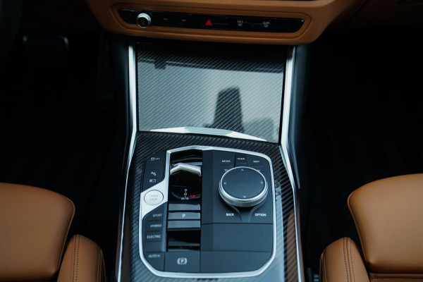 BMW 3-serie 330e xDrive M-pakket | BMW LED | Adaptieve Cruise | Camera | Harman/Kardon | Carbon | Driving Assistant | Active Guard BMW 3-serie 330e xDrive M-pakket | BMW LED | Adaptieve Cruise | Camera | Harman/Kardon | Carbon | Driving Assistant | Active Guard
