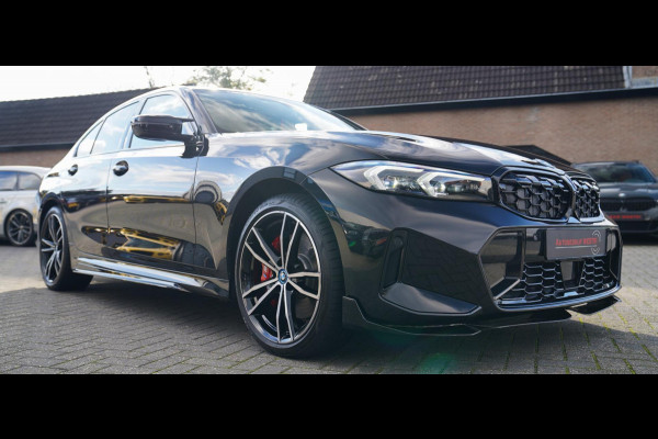 BMW 3-serie 330e xDrive M-pakket | BMW LED | Adaptieve Cruise | Camera | Harman/Kardon | Carbon | Driving Assistant | Active Guard BMW 3-serie 330e xDrive M-pakket | BMW LED | Adaptieve Cruise | Camera | Harman/Kardon | Carbon | Driving Assistant | Active Guard