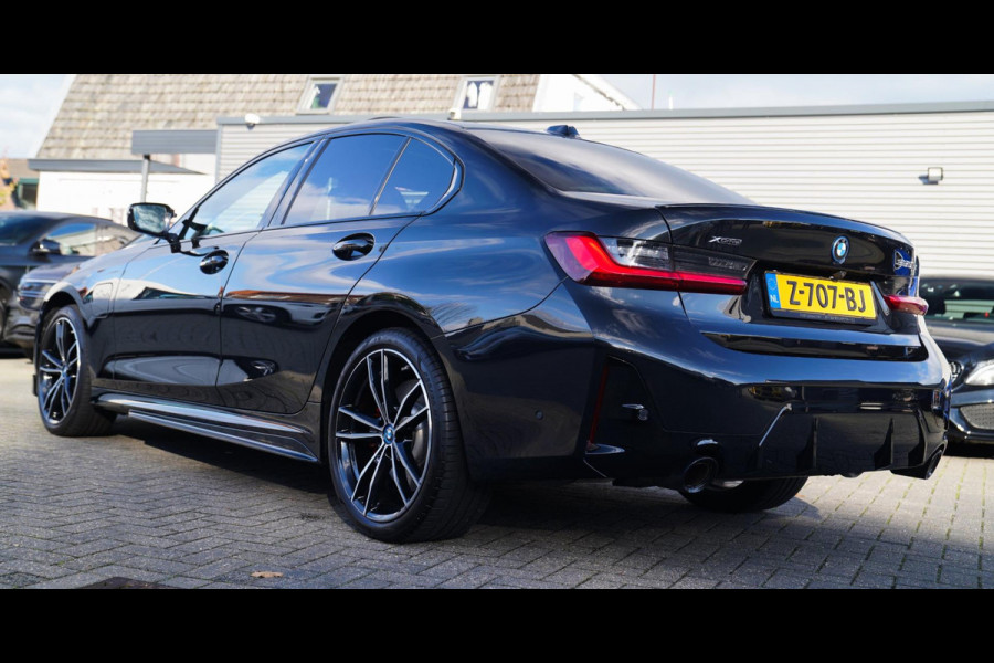 BMW 3-serie 330e xDrive M-pakket | BMW LED | Adaptieve Cruise | Camera | Harman/Kardon | Carbon | Driving Assistant | Active Guard BMW 3-serie 330e xDrive M-pakket | BMW LED | Adaptieve Cruise | Camera | Harman/Kardon | Carbon | Driving Assistant | Active Guard