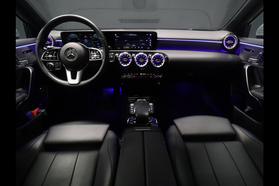 Mercedes-Benz A-Klasse 250 e Business Solution Luxury Limited [SCHUIFKANTELDAK, MEMORY SEATS, APPLE CARPLAY, ANDROID, BURMESTER SOUND, CAMERA, VOL LEDER, CRUISE, CLIMATE, NIEUWSTAAT]
