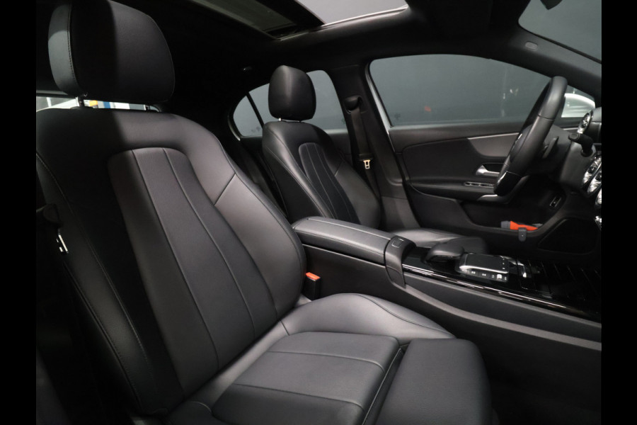 Mercedes-Benz A-Klasse 250 e Business Solution Luxury Limited [SCHUIFKANTELDAK, MEMORY SEATS, APPLE CARPLAY, ANDROID, BURMESTER SOUND, CAMERA, VOL LEDER, CRUISE, CLIMATE, NIEUWSTAAT]