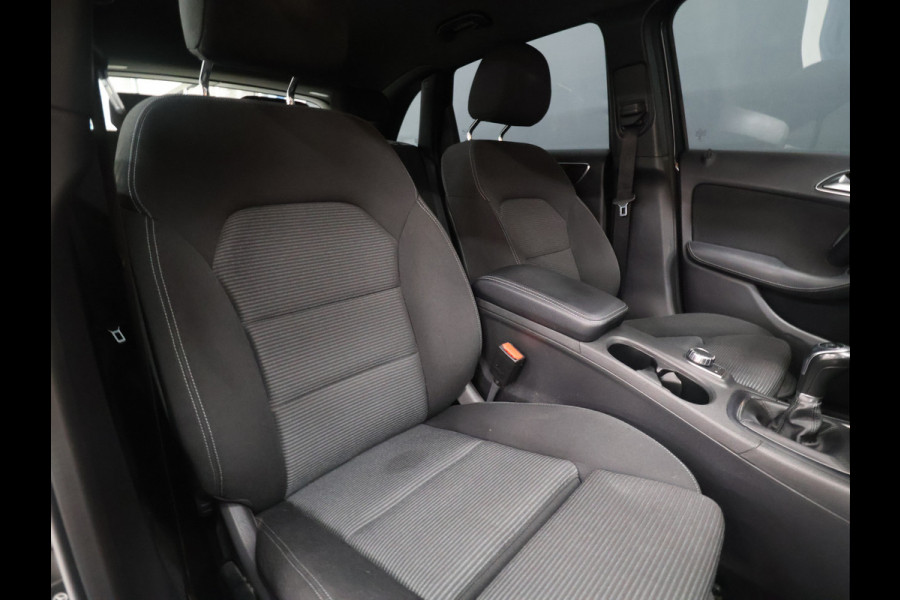 Mercedes-Benz B-Klasse 180 Blue Efficiency Business [TREKHAAK, CAMERA, PDC V+A, STOELVERWARMING, 6-BAK, BLUETOOTH, CRUISE, NIEUWSTAAT]