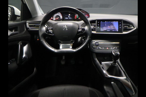 Peugeot 308 SW 1.2 PureTech Blue Lease Executive [PANORAMADAK, TREKHAAK, APPLE CARPLAY, ANDROID, PDC V+A, 6-BAK, CRUISE, LANE ASSIST, NIEUWSTAAT]