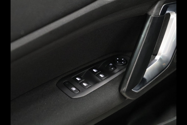 Peugeot 308 SW 1.2 PureTech Blue Lease Executive [PANORAMADAK, TREKHAAK, APPLE CARPLAY, ANDROID, PDC V+A, 6-BAK, CRUISE, LANE ASSIST, NIEUWSTAAT]