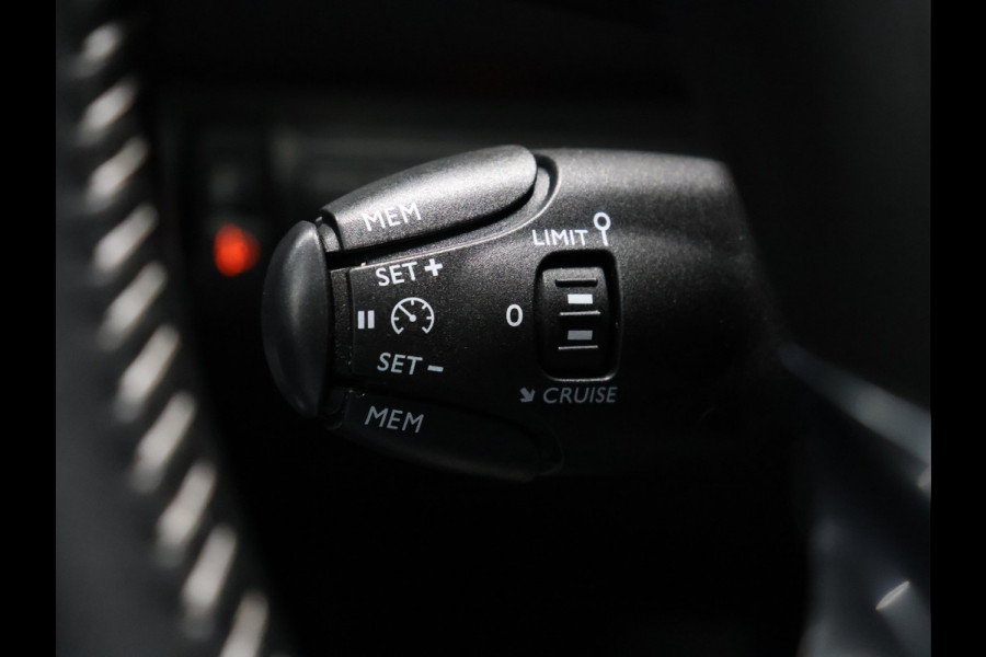 Peugeot 308 SW 1.2 PureTech Blue Lease Executive [PANORAMADAK, TREKHAAK, APPLE CARPLAY, ANDROID, PDC V+A, 6-BAK, CRUISE, LANE ASSIST, NIEUWSTAAT]