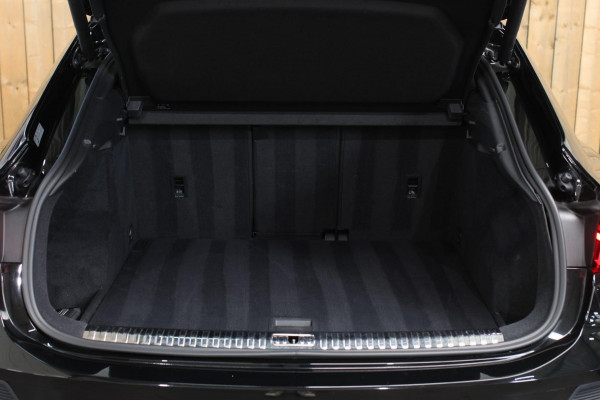 Audi Q3 Sportback 40 TFSI Quattro S-Line *Pano*Camera*Trekhaak*Elek. Stoelen* Audi Q3 Sportback 40 TFSI Quattro S-Line *Pano*Camera*Trekhaak*Elek. Stoelen*