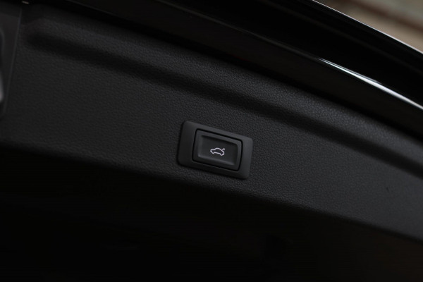 Audi Q3 Sportback 40 TFSI Quattro S-Line *Pano*Camera*Trekhaak*Elek. Stoelen* Audi Q3 Sportback 40 TFSI Quattro S-Line *Pano*Camera*Trekhaak*Elek. Stoelen*