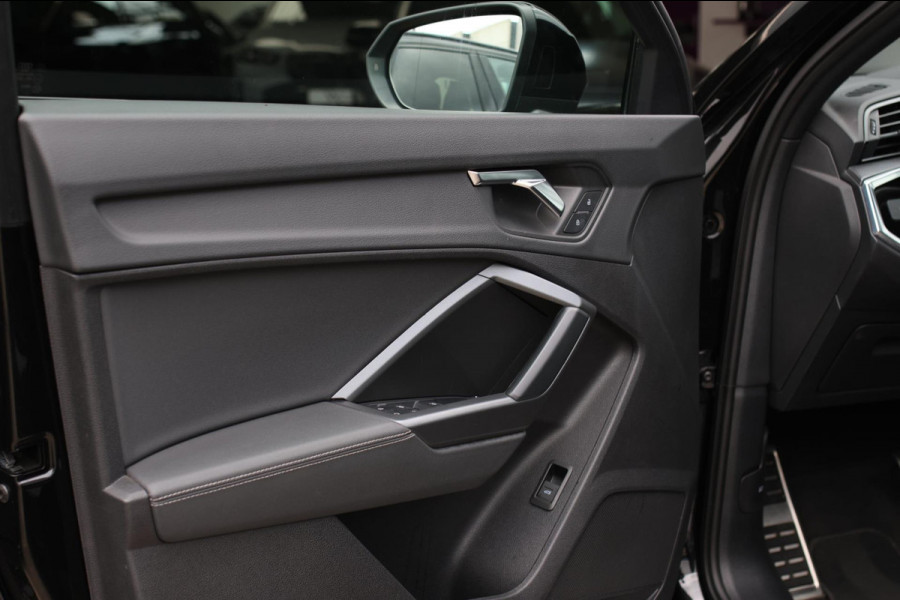 Audi Q3 Sportback 40 TFSI Quattro S-Line *Pano*Camera*Trekhaak*Elek. Stoelen* Audi Q3 Sportback 40 TFSI Quattro S-Line *Pano*Camera*Trekhaak*Elek. Stoelen*