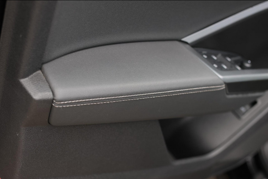 Audi Q3 Sportback 40 TFSI Quattro S-Line *Pano*Camera*Trekhaak*Elek. Stoelen* Audi Q3 Sportback 40 TFSI Quattro S-Line *Pano*Camera*Trekhaak*Elek. Stoelen*