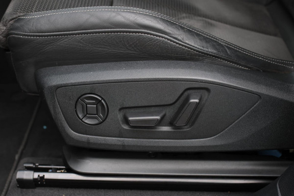 Audi Q3 Sportback 40 TFSI Quattro S-Line *Pano*Camera*Trekhaak*Elek. Stoelen* Audi Q3 Sportback 40 TFSI Quattro S-Line *Pano*Camera*Trekhaak*Elek. Stoelen*